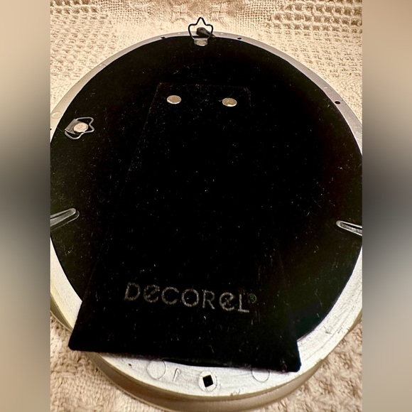 Vtg Decorel Heirloom 5 × 7
Oval Champagne Picture Frame… New - Picture 8 of 11